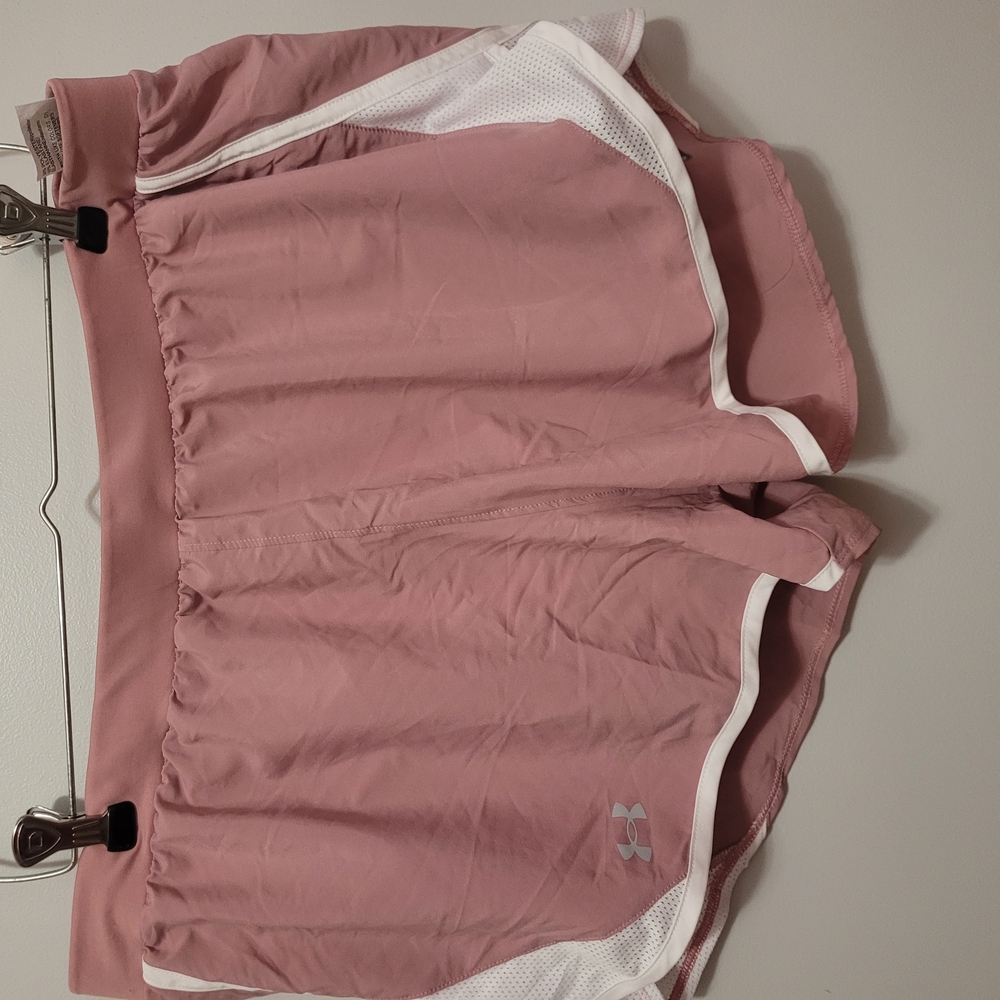 Under Armour Pink and White Athletic Shorts Lightweight Elastic Waist